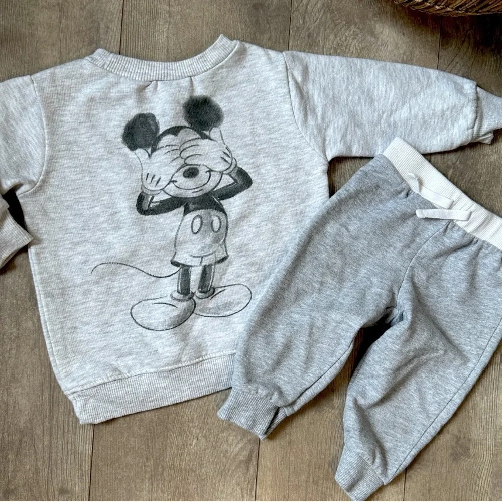 Disney Mickey Mouse Modern Baby Boy Sweatshirt and Carter’s Joggers Sweat Set